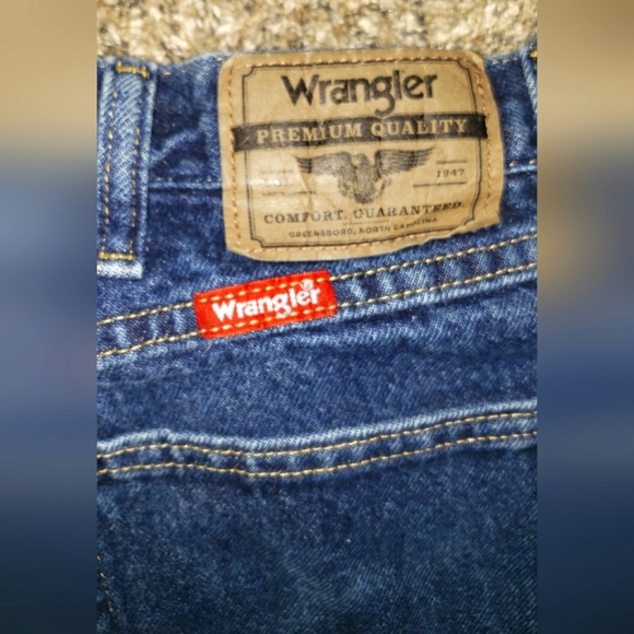 Wrangler | Regular Relaxed Fit 38×32 Red Tag Jeans - Picture 2 of 4